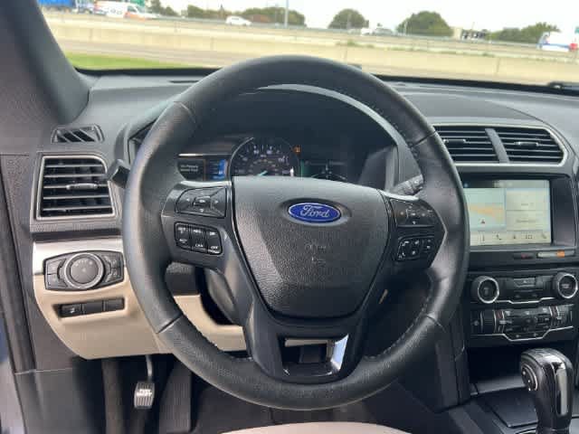 Used 2018 Ford Explorer XLT w/ Equipment Group 201A FWD image 17