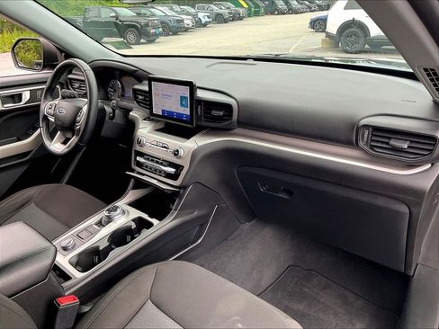 Used 2023 Ford Explorer XLT AWD/4WD image 13