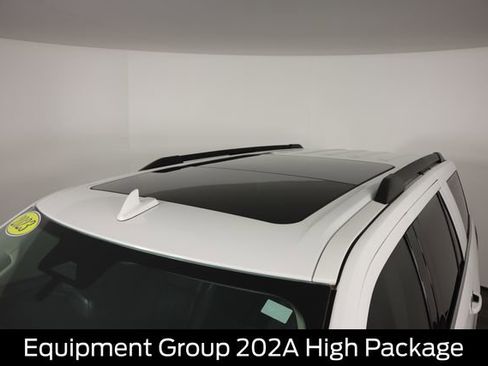 Certified 2023 Ford Expedition XLT image 17