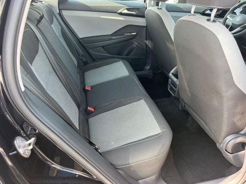 Used 2022 Volkswagen Taos S FWD image 15