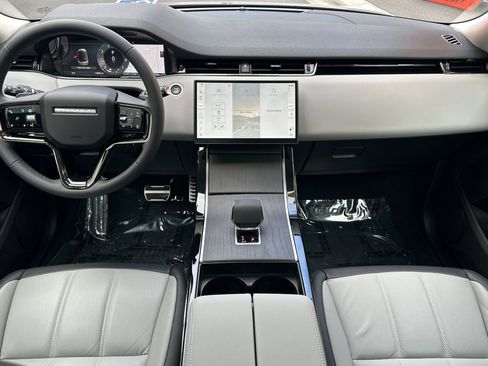 Used 2025 Land Rover Range Rover Evoque Dynamic SE image 14