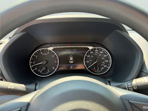 Used 2025 Nissan Sentra SV FWD image 25