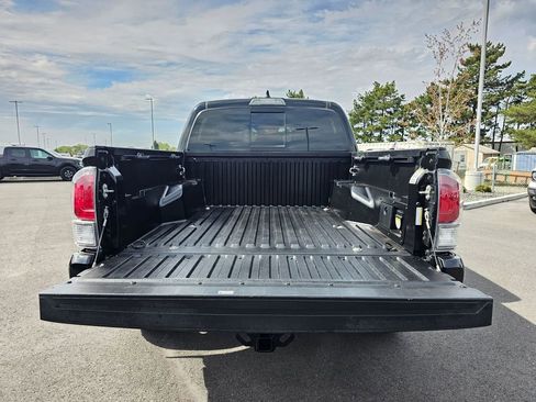 Used 2020 Toyota Tacoma TRD Sport AWD/4WD image 32