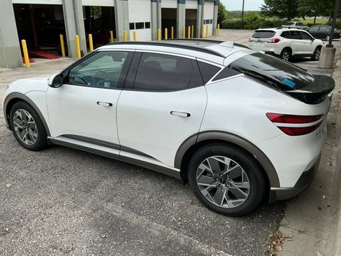 Used 2025 Genesis GV60 Advanced AWD/4WD image 6