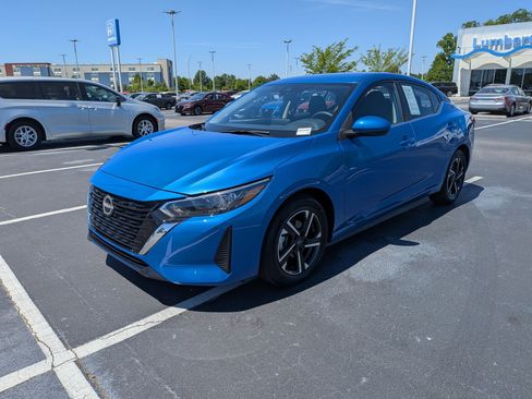 Used 2025 Nissan Sentra SV image 7