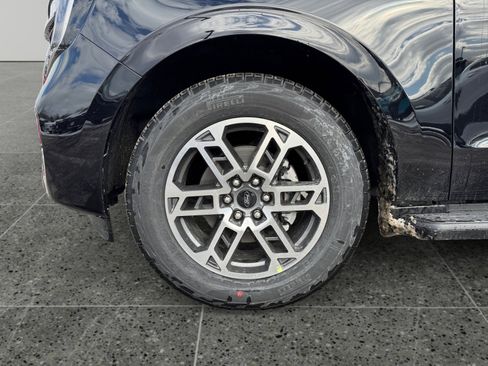 New 2026 Ford Expedition Active image 9