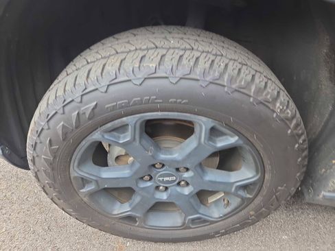 Used 2020 Toyota RAV4 TRD Off-Road image 9