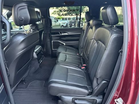 Used 2023 Jeep Wagoneer L Series II image 25