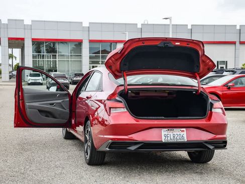 Used 2023 Hyundai Elantra SEL w/ Convenience Package image 26