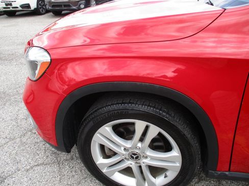 Used 2018 Mercedes-Benz GLA 250 4MATIC image 13