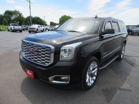 Used 2019 GMC Yukon XL Denali w/ Open Road Package AWD/4WD image 11