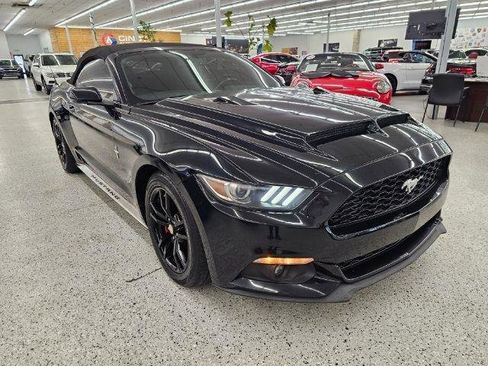 Used 2016 Ford Mustang Premium image 3