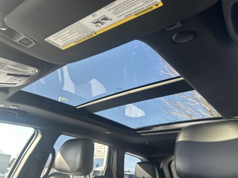 Used 2019 Jeep Grand Cherokee Limited X image 22