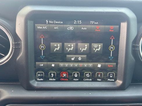 Used 2018 Jeep Wrangler Unlimited Sahara w/ Dual Top Group AWD/4WD image 20