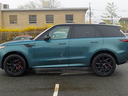 Used 2023 Land Rover Range Rover Sport SE Dynamic image 4