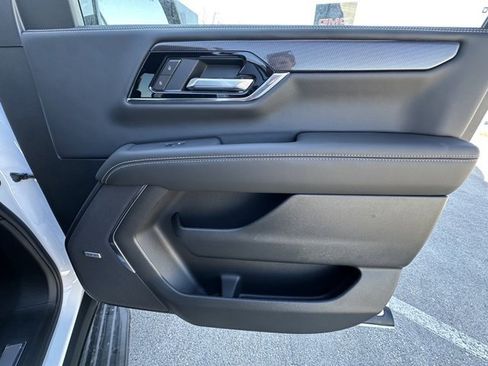New 2026 GMC Yukon Elevation w/ LPO, Floor Liner Package image 28