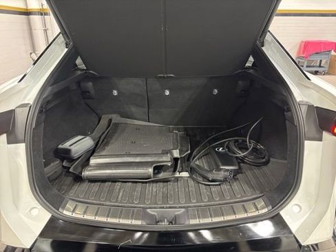 Used 2024 Lexus RZ 450e Premium w/ Technology Package image 28