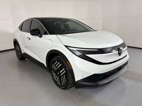 New 2026 Nissan Leaf SV+ image 2