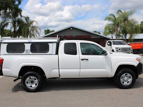 Used 2022 Toyota Tacoma SR RWD image 4