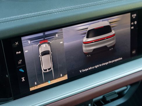 Certified 2024 Porsche Cayenne AWD/4WD image 28
