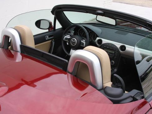 Used 2009 MAZDA MX-5 Miata Grand Touring w/ Premium Pkg RWD image 15
