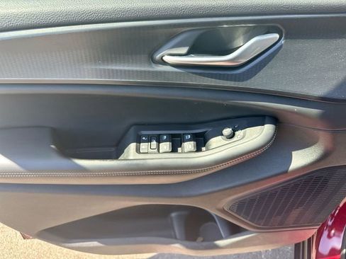 Used 2023 Jeep Grand Cherokee Laredo AWD/4WD image 15