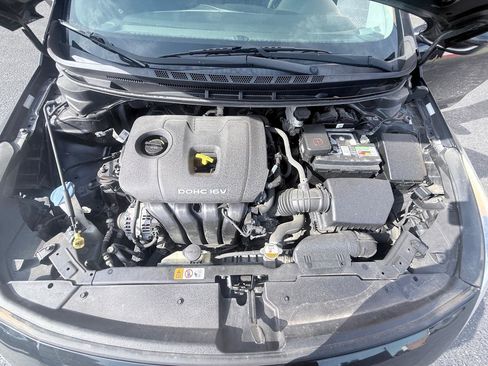 Used 2017 Kia Forte LX FWD image 17