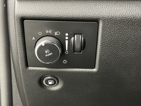 Used 2018 Jeep Grand Cherokee High Altitude image 25