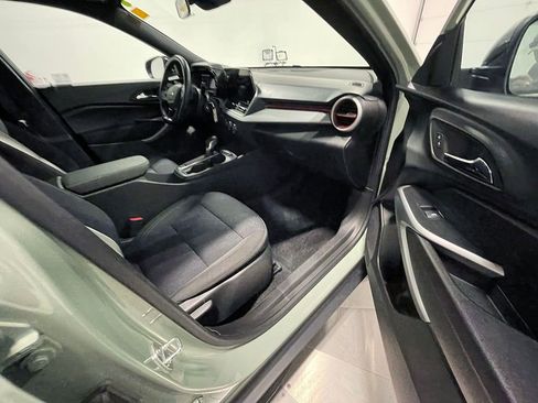 Used 2024 Chevrolet Trax RS w/ Sunroof Package image 25