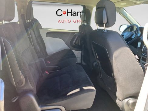 Used 2019 Dodge Grand Caravan SE FWD image 13