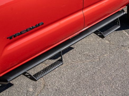 Used 2022 Toyota Tacoma TRD Off-Road image 41