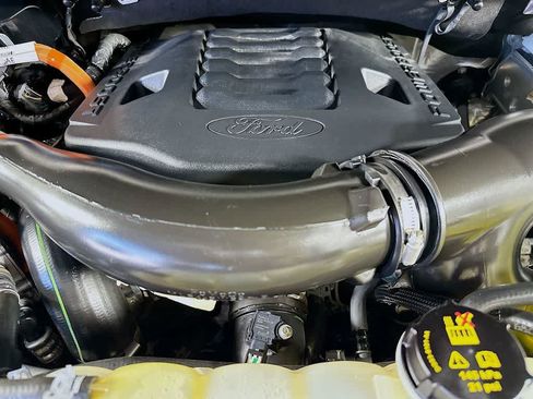 Certified 2022 Ford F150 Platinum w/ Equipment Group 701A High AWD/4WD image 9