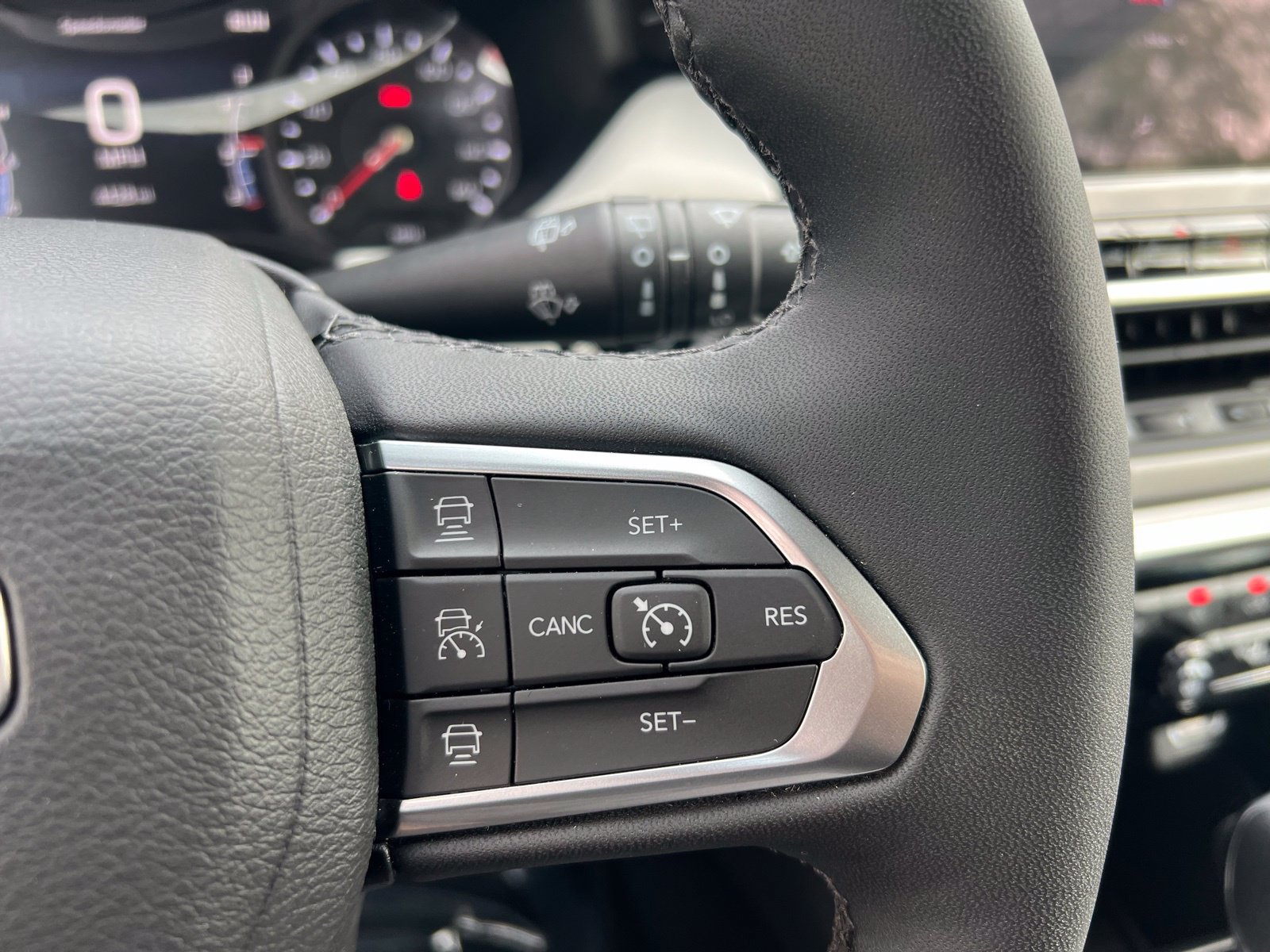 Used 2025 Jeep Compass Limited AWD/4WD image 29