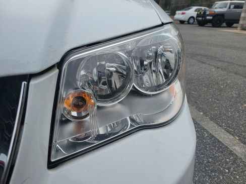 Used 2018 Dodge Grand Caravan SXT image 10