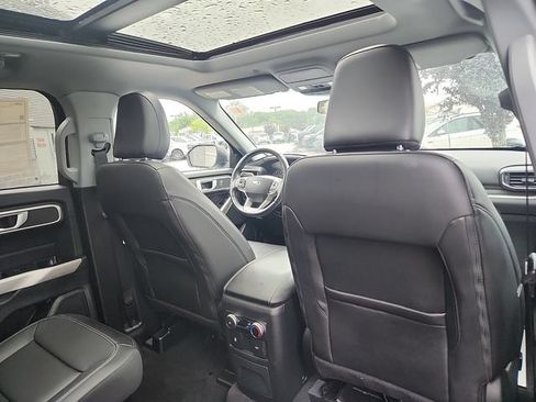 Certified 2023 Ford Explorer XLT w/ Equipment Group 202A AWD/4WD image 29