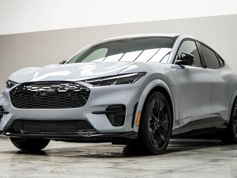 Used 2025 Ford Mustang Mach-E GT image 9