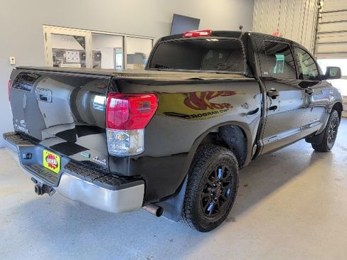 Used 2011 Toyota Tundra 4x4 CrewMax w/ SR5 Pkg image 4