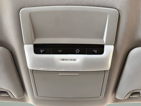 Used 2024 Nissan Altima 2.5 SR FWD image 16