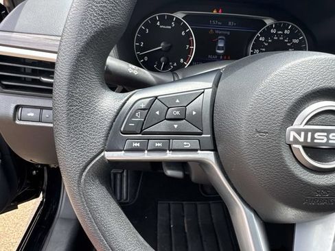 Used 2025 Nissan Altima 2.5 SV FWD image 57