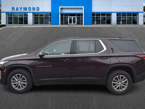 Used 2023 Chevrolet Traverse LT image 6