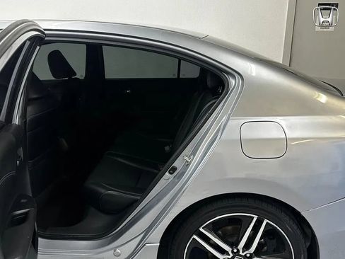 Used 2017 Honda Accord Sport image 16