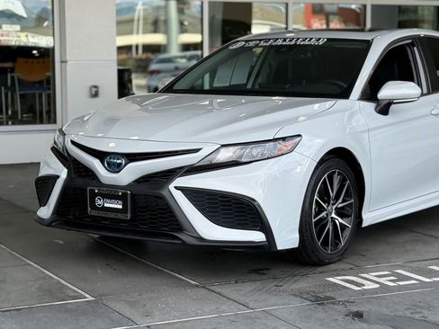 Certified 2023 Toyota Camry SE image 3