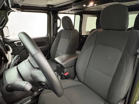 Used 2022 Jeep Wrangler Unlimited Sport AWD/4WD image 19