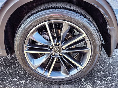 Certified 2025 INFINITI QX55 Essential image 9