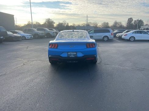 Used 2024 Ford Mustang GT Premium image 9