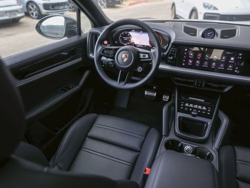 New 2025 Porsche Cayenne S image 32