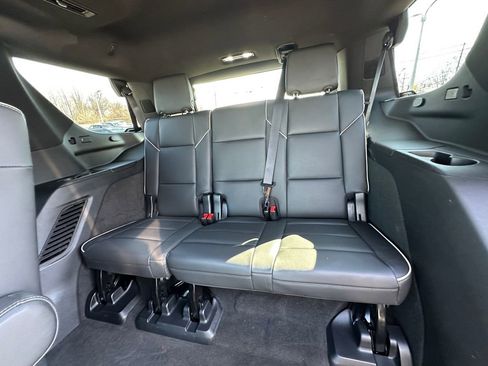 Used 2023 Cadillac Escalade Premium Luxury AWD/4WD image 22