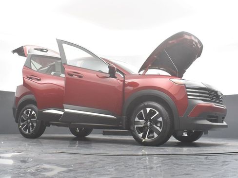 Certified 2025 Nissan Kicks SV image 30