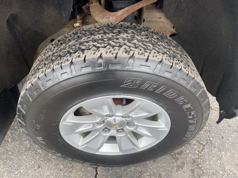 Used 2021 Chevrolet Silverado 1500 LT w/ Bed Protection Package image 18