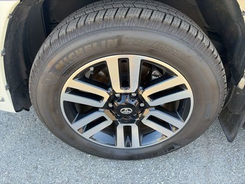 Used 2018 Toyota 4Runner Limited w/ Convenience Package image 10